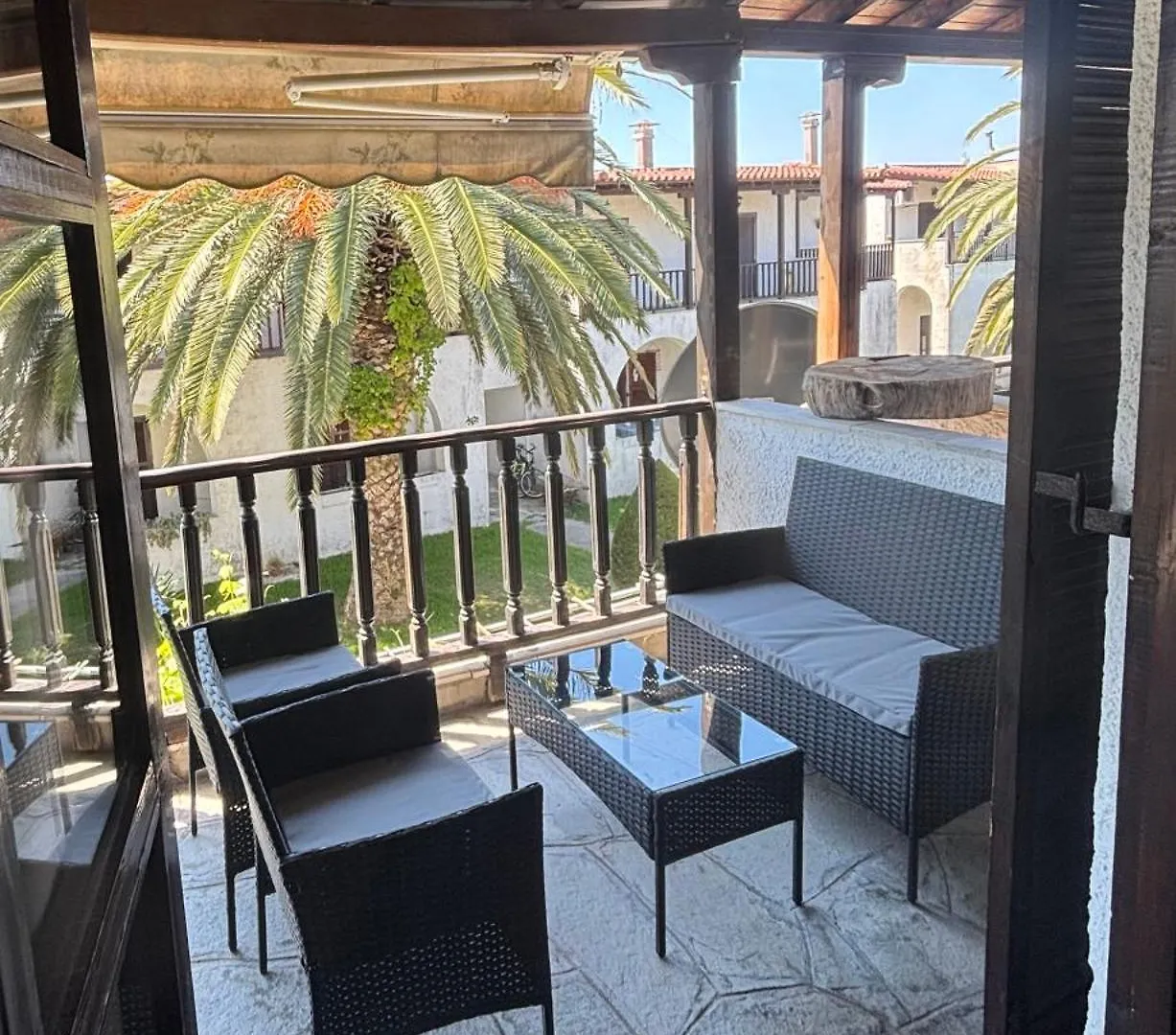 Elle Luxury Apartment Skála Foúrkas بيت للعطل